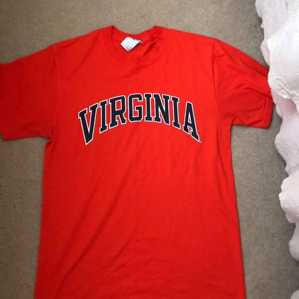 UVA orange t-shirt